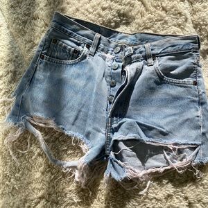 Vintage 1 of a kind Levi shorts 🔥